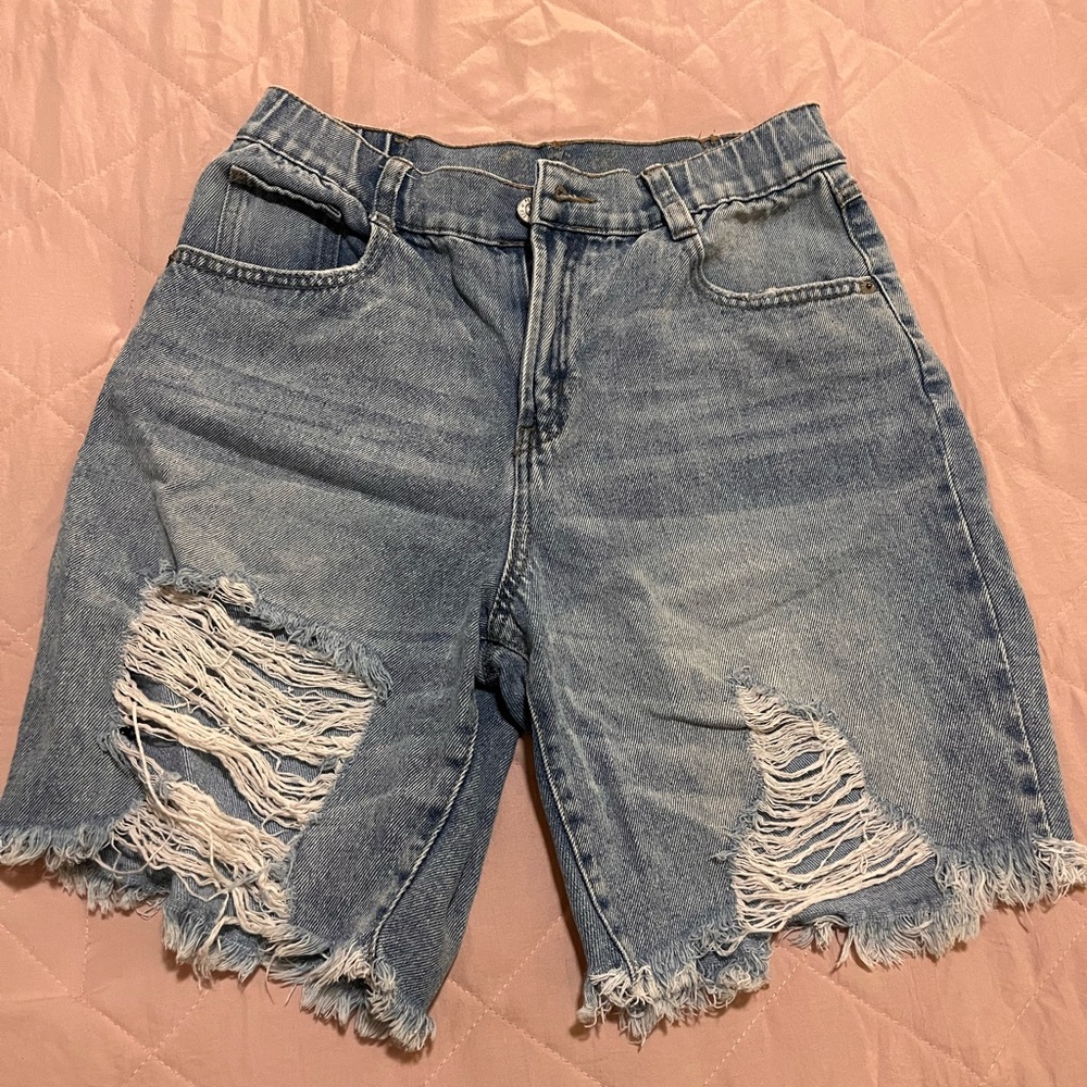 distressed shorts 👖✨